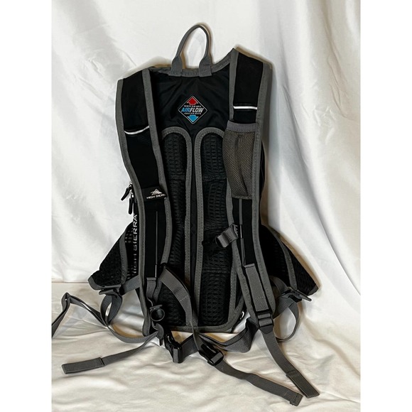 High Sierra Hydration Hiking Camping Black Backpack Airflow Cool Back - Picture 2 of 4